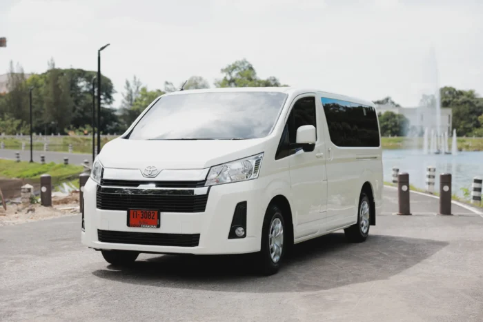 เช่ารถตู้ hiace ขับเอง